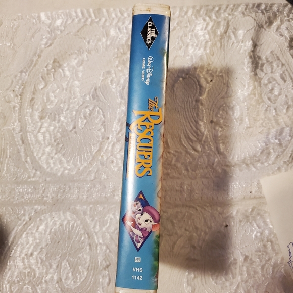 Rare: The Rescuers Down Under VHS ISBN 1-55890-142-6 Black Diamond Classics - Picture 2 of 4